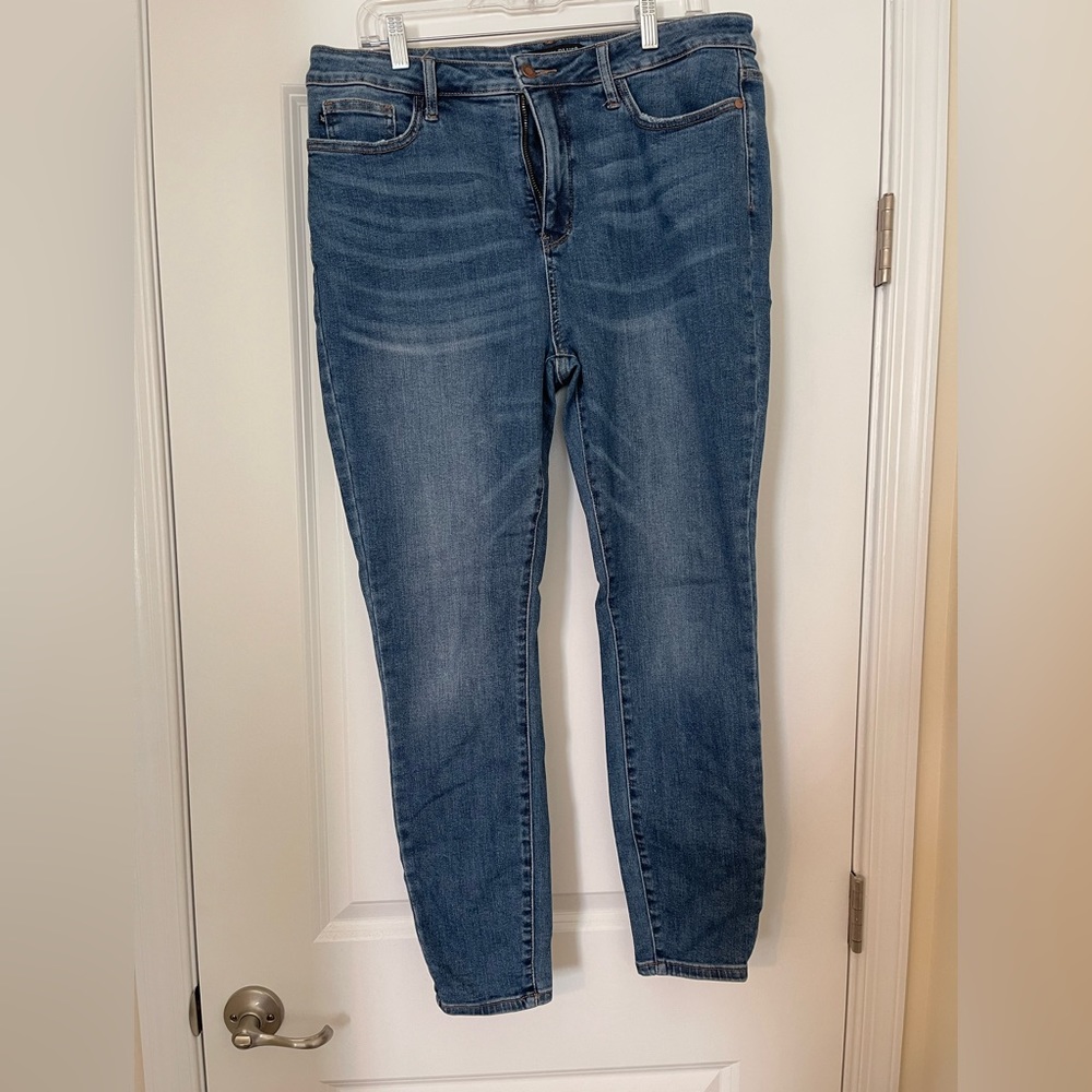 Judy Blue High Waisted Skinny Jeans with tummy control. Size 15/32. JB88212